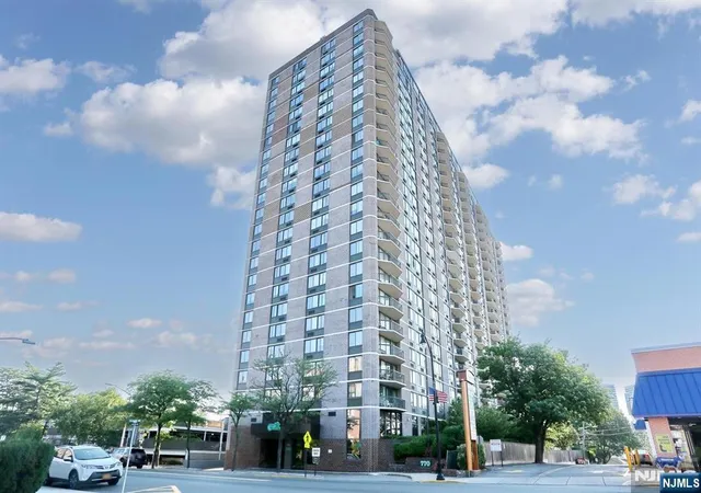 770-anderson-ave-18k-cliffside-park-nj-07010/hzid_4425e2fe