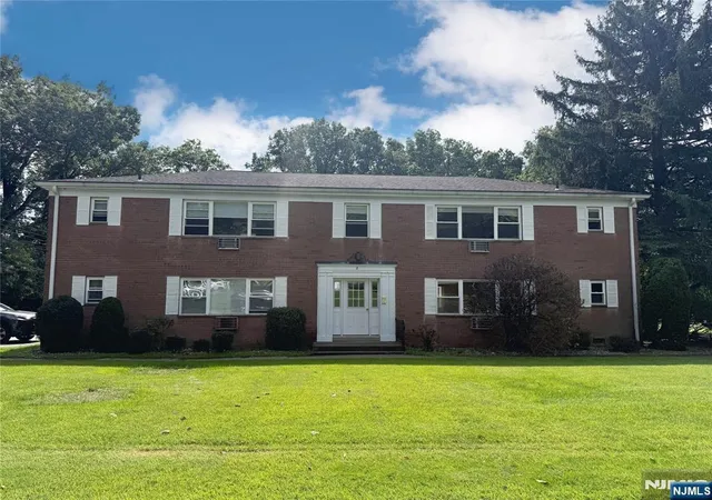 8-rolling-ridge-rd-a-montvale-nj-07645/hzid_7416770c