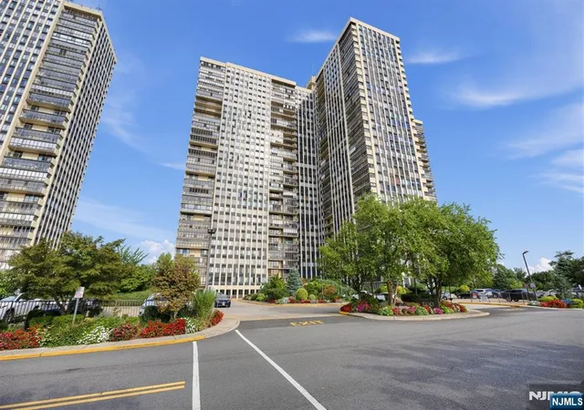 200-winston-cliffside-park-nj-07010/hzid_53d06431