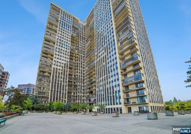 200-winston-l08-cliffside-park-nj-07010/hzid_f5f97cd1