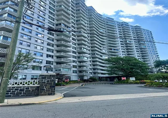 2100-linwood-ave-3f-fort-lee-nj-07024/hzid_e7e9b9b7