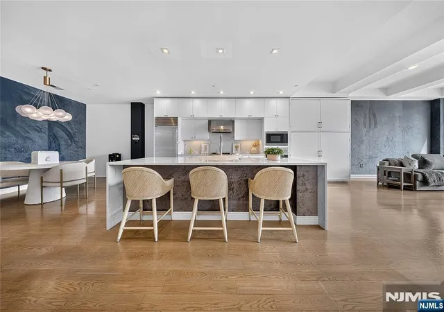 9-somerset-ln-410-edgewater-nj-07020/hzid_0972ec6a
