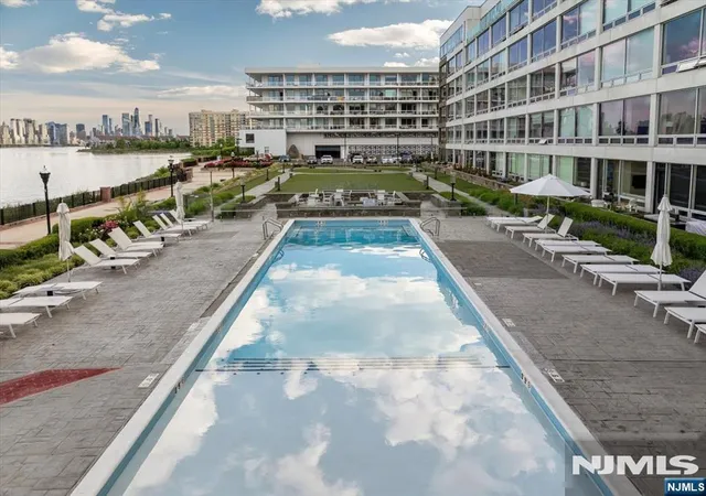 9-somerset-ln-118-edgewater-nj-07020/hzid_60c90902
