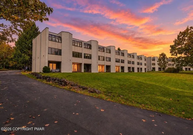 146-foxfire-dr-106-mount-pocono-pa-18344/hzid_8242b83a