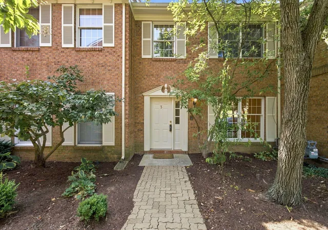 541-w-short-st-3-lexington-ky-40507/hzid_9d8d9c6a