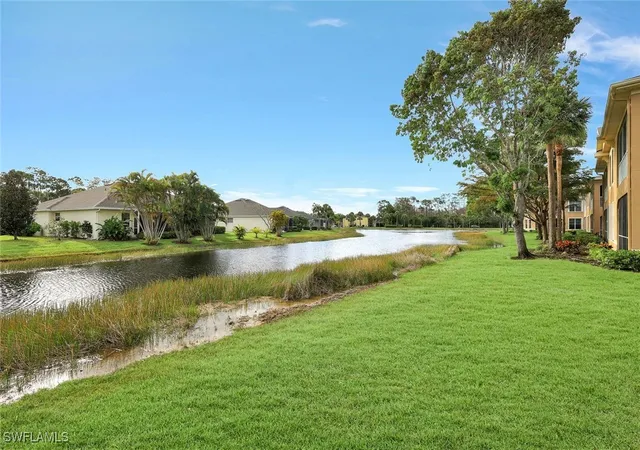 23054-lone-oak-dr-102-estero-fl-33928/hzid_0e99b76c