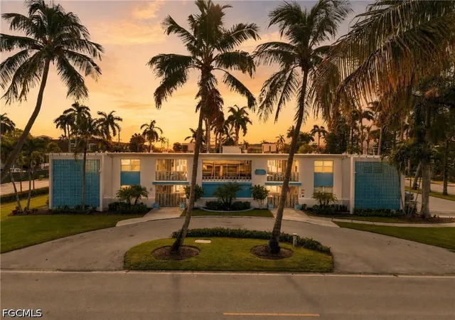 1295-gulf-shore-blvd-s-134-naples-fl-34102/hzid_ffe13325