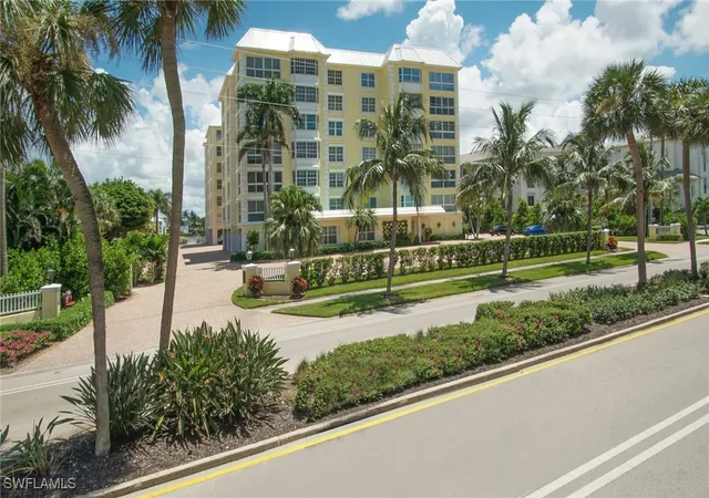 1900-gulf-shore-blvd-n-303-naples-fl-34102/hzid_0f598869