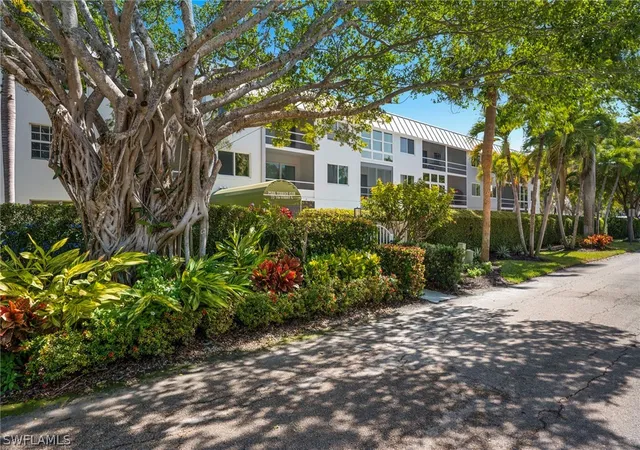 72-7th-street-s-108-naples-fl-34102/hzid_4fbb5511
