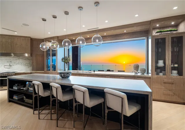 81-seagate-dr-ph20-naples-fl-34103/hzid_54440357