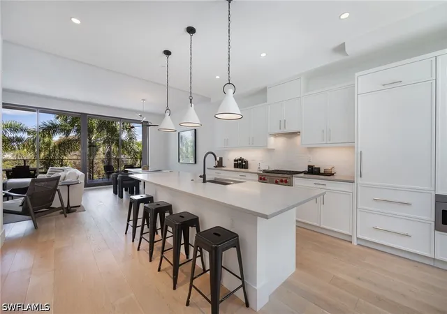 850-central-ave-204-naples-fl-34102/hzid_8cf38654