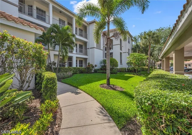 8253-parkstone-pl-106-naples-fl-34120/hzid_9ce0aa60