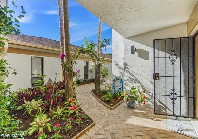 517-lake-louise-cir-103-naples-fl-34110/hzid_1c585fca