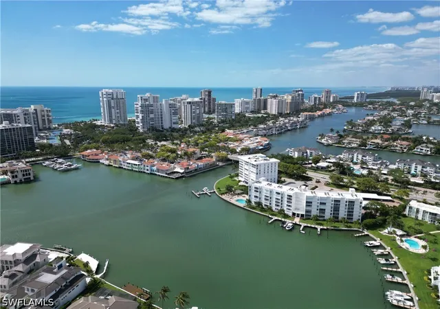 300-park-shore-dr-1b-naples-fl-34103/hzid_b3e52c17