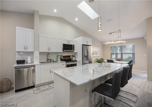290-emerald-bay-cir-l5-naples-fl-34110/hzid_861eba21