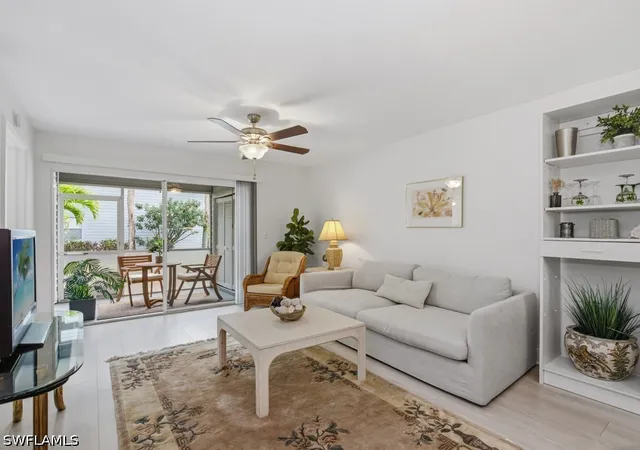 1901-courtyard-way-c105-naples-fl-34112/hzid_13d83219