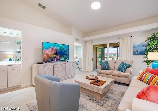 2790-cypress-tr-cir-2226-naples-fl-34119/hzid_897ef509