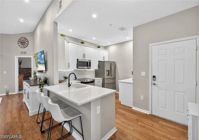 15420-bellamar-cir-3123-fort-myers-fl-33908/hzid_a1788fc9