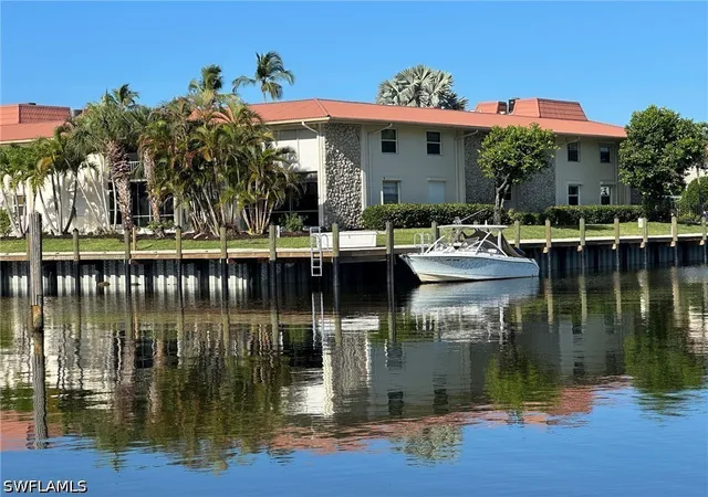 1200-cherrystone-ct-b108-naples-fl-34102/hzid_5d71e9b2