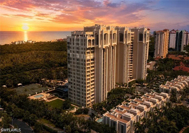 7117-pelican-bay-blvd-16-naples-fl-34108/hzid_2f94b566