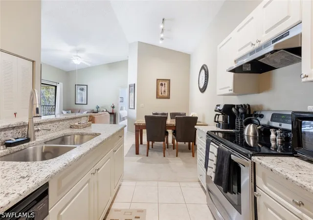 2190-arbour-walk-cir-2221-naples-fl-34109/hzid_122336cb