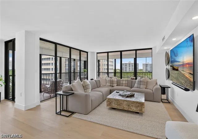 11-bluebill-ave-606-naples-fl-34108/hzid_2a56eced