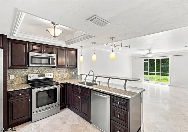 136-cypress-way-e-4-naples-fl-34110/hzid_928ea3e9