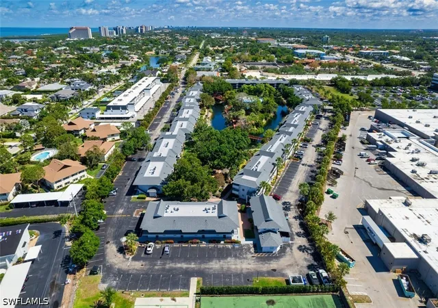 600-neapolitan-way-153-naples-fl-34103/hzid_dbde4eb6