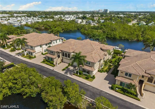 2439-breakwater-way-9102-naples-fl-34112/hzid_75859de5