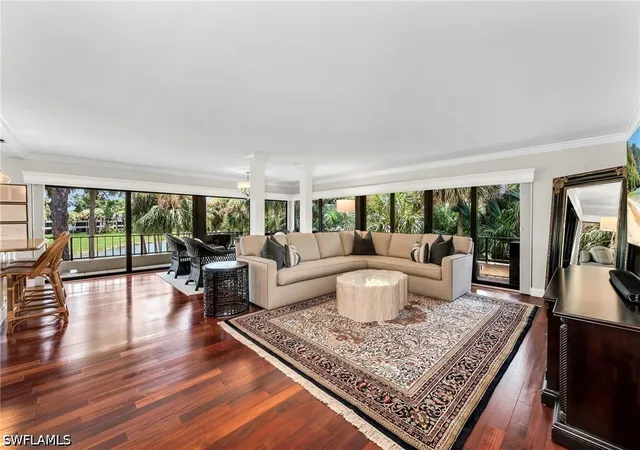 105-clubhouse-ln-389-naples-fl-34105/hzid_17bedb07