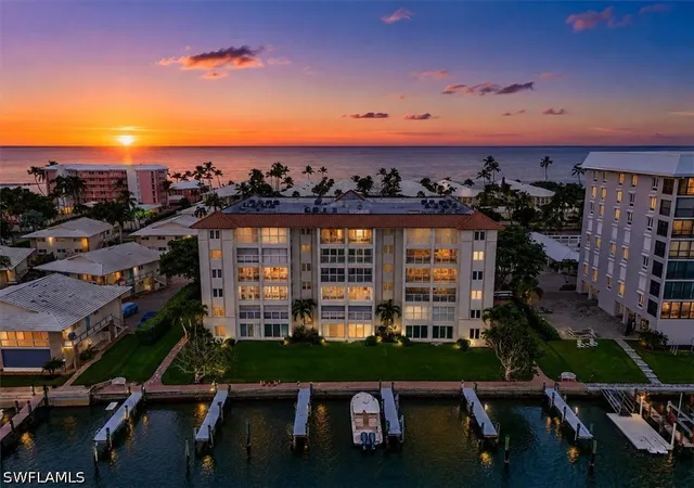 2600-gulf-shore-blvd-n-42-naples-fl-34103/hzid_1c949d1d