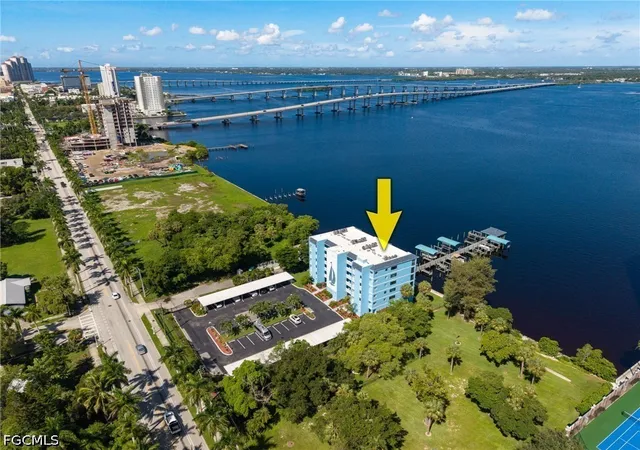 2711-1st-street-304-fort-myers-fl-33916/hzid_66c55e1d