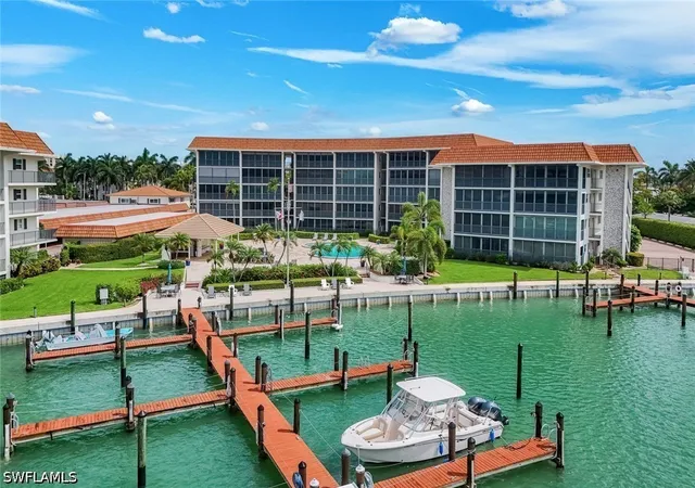 222-harbour-dr-312-naples-fl-34103/hzid_99493eea
