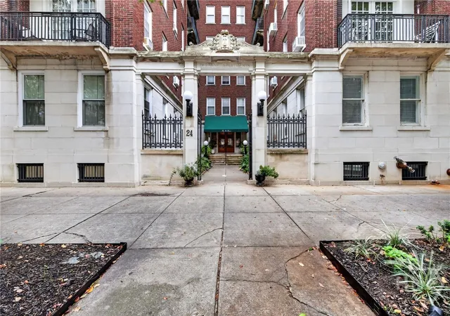 24-e-liberty-st-86-87-savannah-ga-31401/hzid_85f41dc6