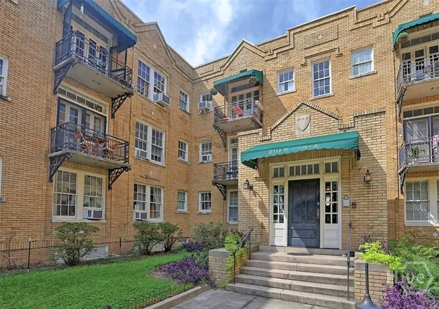 210-e-state-st-16-savannah-ga-31401/hzid_31383afd