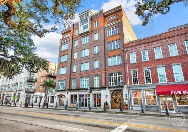 165-w-bay-st-402-savannah-ga-31401/hzid_9f6d96cc