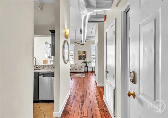 105-whitaker-st-302-savannah-ga-31401/hzid_86df183a