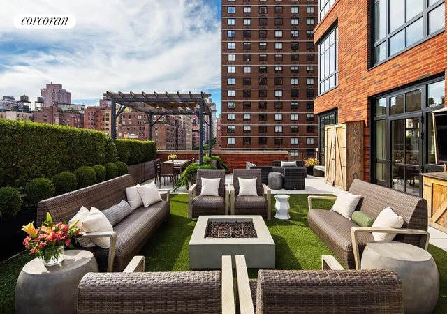 200-e-95th-street-8a-new-york-city-ny-10128/hzid_fa3d9715