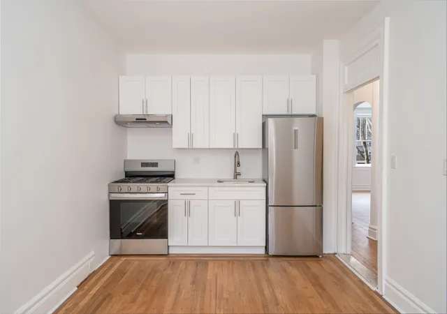 35-27-80th-street-32-jackson-heights-ny-11372/hzid_d0c3eb47