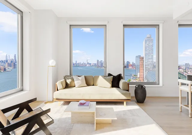 8-s-4-st-30a-new-york-city-ny-11249/hzid_c270307c