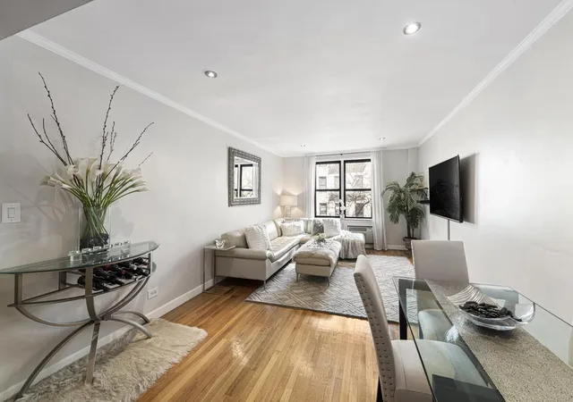 330-e-70th-street-2-h-new-york-city-ny-10021/hzid_7849ab7a