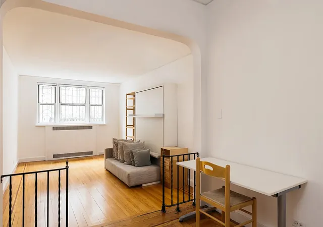 25-minetta-ln-1f-new-york-ny-10012/hzid_2f03b98d