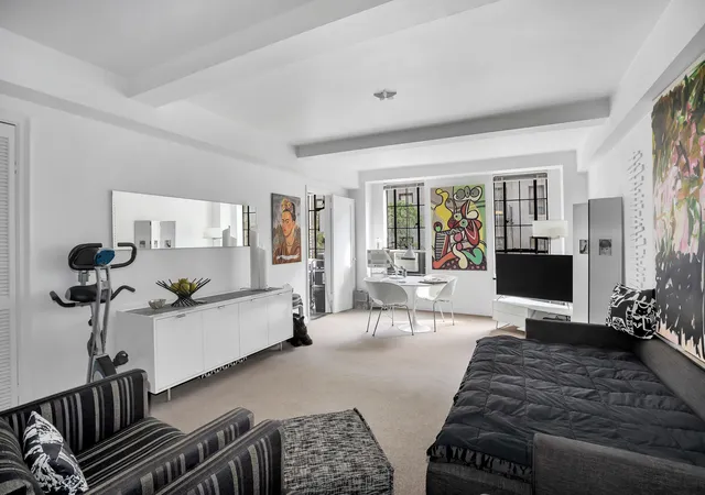 353-w-56th-street-3j-new-york-city-ny-10019/hzid_0b08ed7a