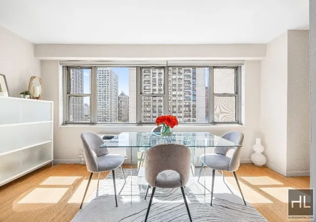 100-w-93rd-street-8k-new-york-city-ny-10025/hzid_077b4359