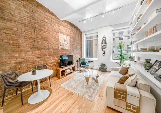 39-e-12th-street-410-new-york-city-ny-10003/hzid_fce14f37