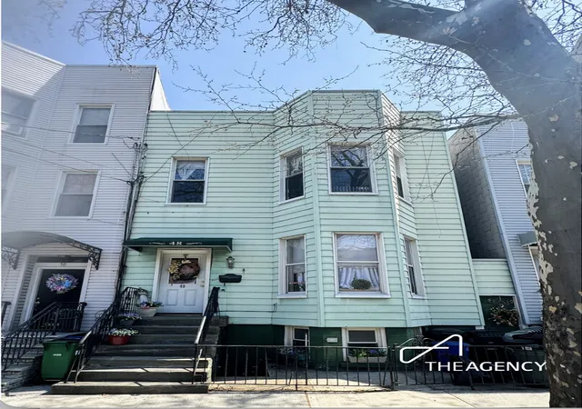 48-hausman-st-new-york-city-ny-11222/hzid_ded2bd33
