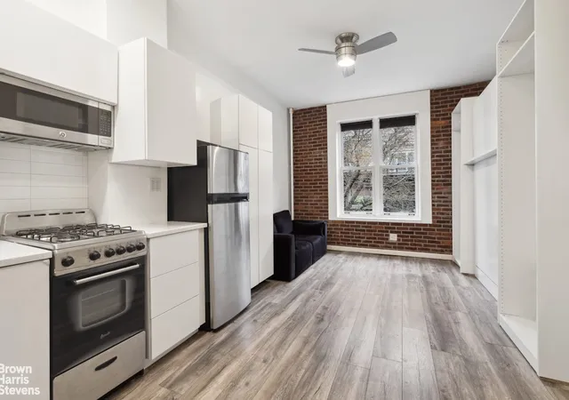 453-w-22nd-street-2r-new-york-city-ny-10010/hzid_a6f4971d