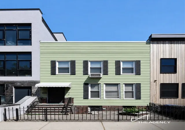 182-russell-st-new-york-city-ny-11222/hzid_a7732630