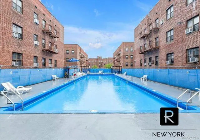 47-34-217th-street-3-a-new-york-city-ny-11361/hzid_b1135e24