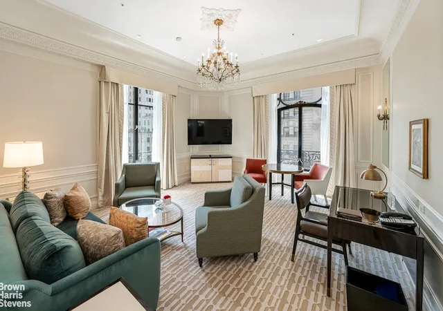2-e-55th-street-901-new-york-city-ny-10022/hzid_3e89f5e1
